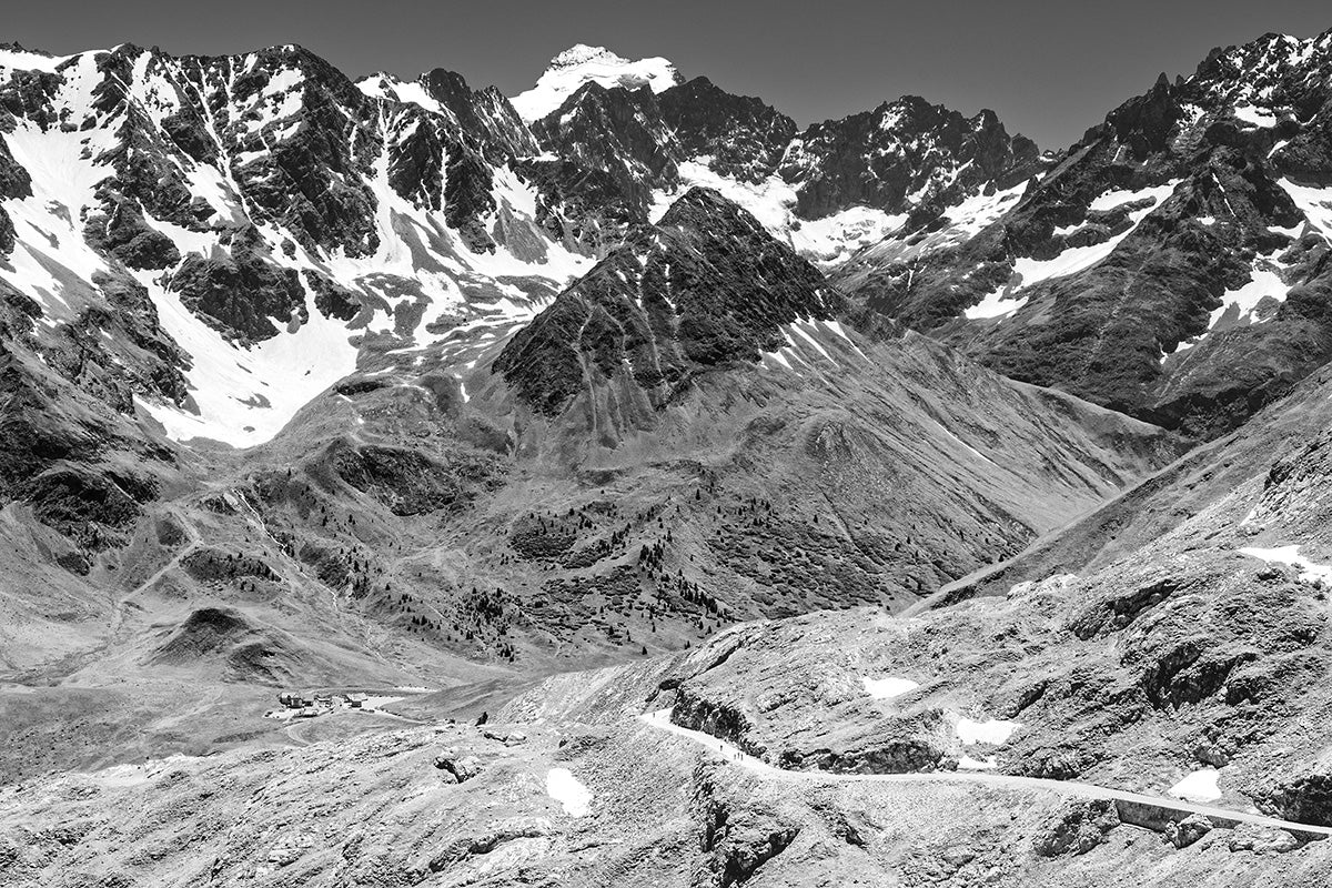 Col du Galibier - Barre des Écrins - Black and white photography print by davidt